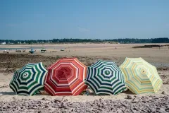 Bretagne-four-umbrellas-